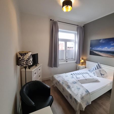 Hotel-Cafe-Lindow Wenningstedt-Braderup Buitenkant foto