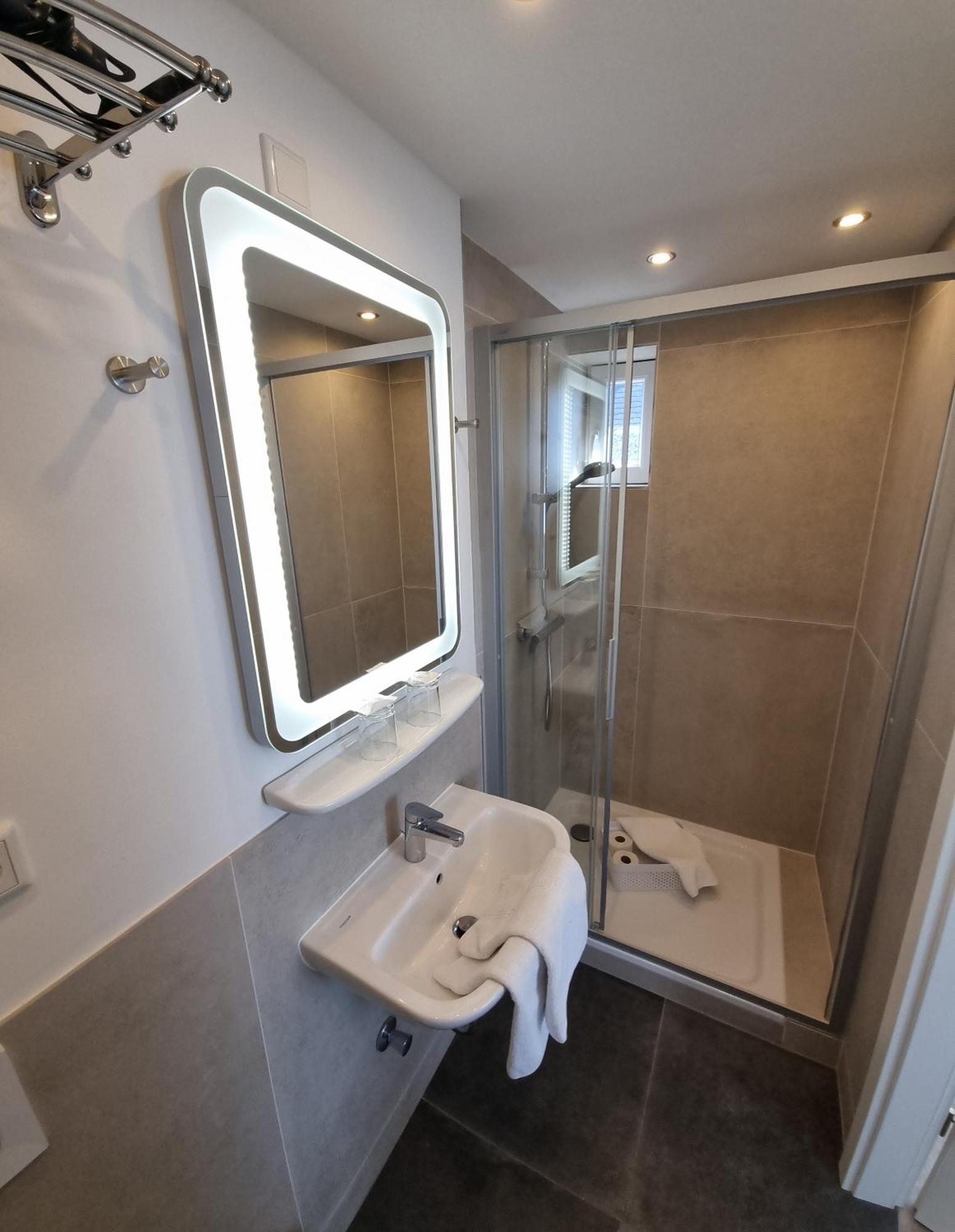 Hotel-Cafe-Lindow Wenningstedt-Braderup Buitenkant foto