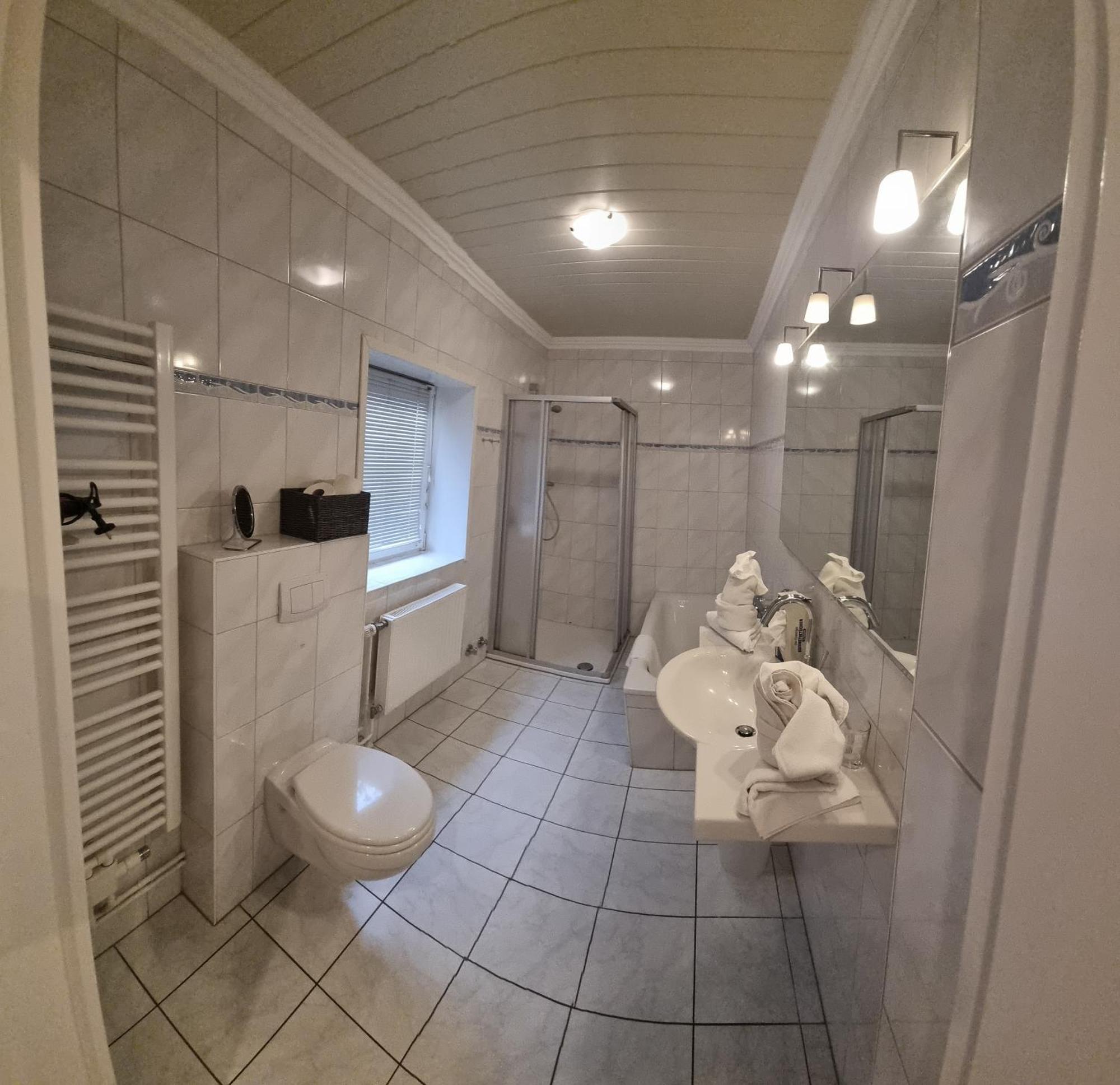 Hotel-Cafe-Lindow Wenningstedt-Braderup Buitenkant foto